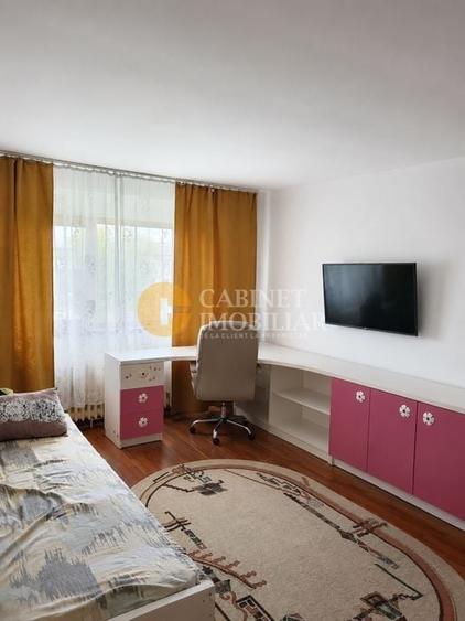Apartament cu 3 camere decomandat în Nicolina