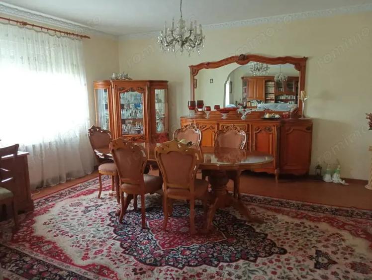 Casă cu 6 camere cu Canalizare în Nădlac