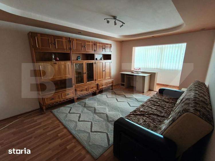 Apartament cu 3 camere decomandat în Craiovița Nouă