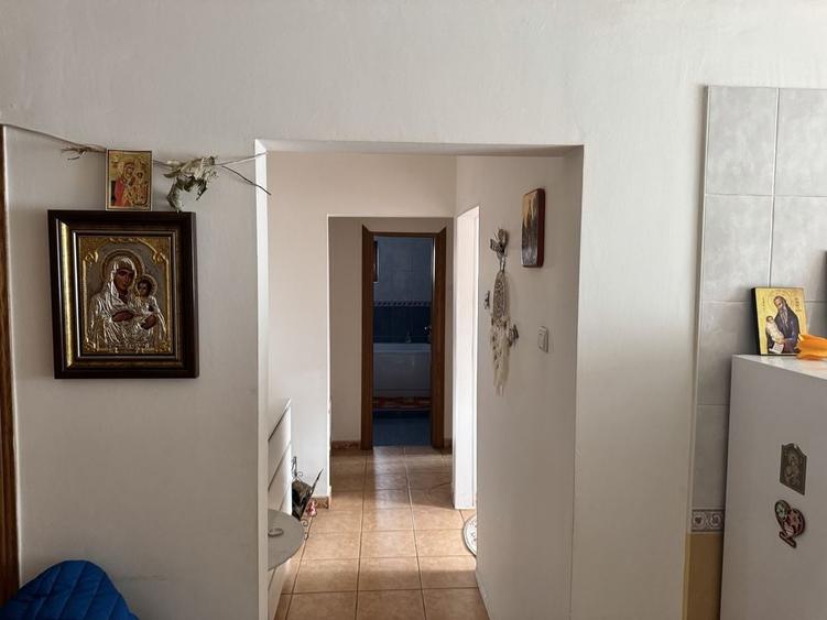 Apartament cu 4 camere decomandat în Central