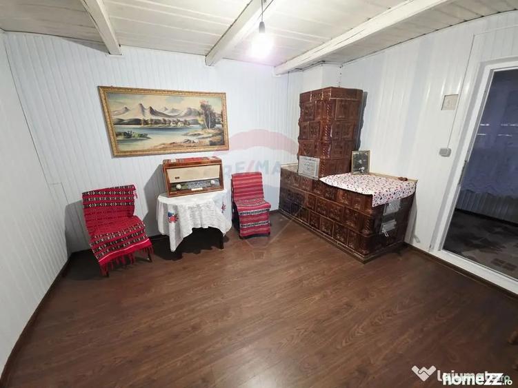 Casă cu 4 camere cu Teren 1677 Mp în Slobozia (Roznov)
