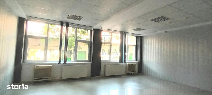 Spatiu birouri parter inalt amenajat modern - Central - 2
