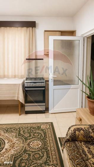 Casă cu 4 camere cu Teren 370 Mp în Central