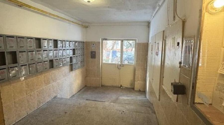 Apartament cu 2 camere decomandat în Est