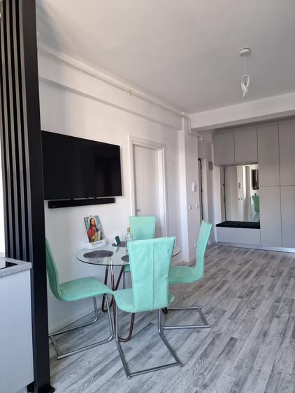 Apartament cu 3 camere decomandat în Mofleni