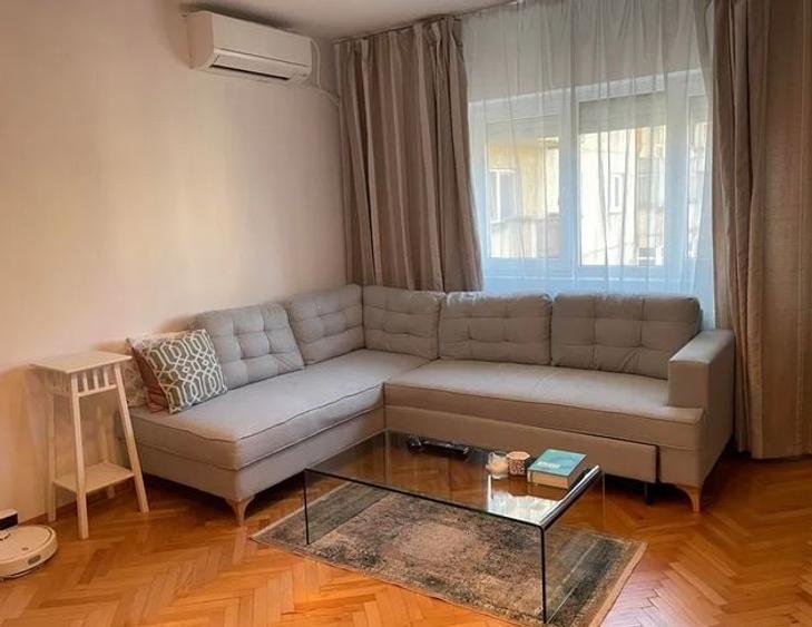 Apartament cu 3 camere decomandat în Doamna Ghica
