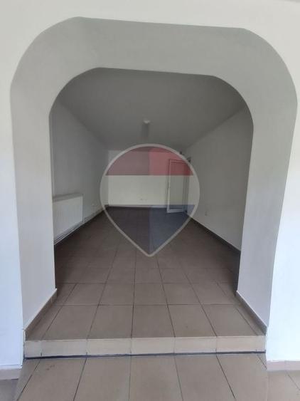 Spațiu comercial, de 90 mp, în Nord