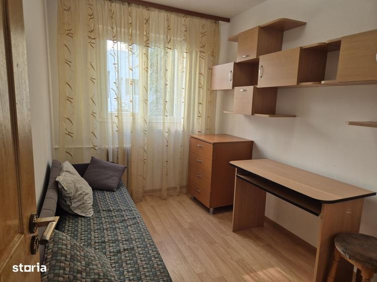 Apartament cu 3 camere nedecomandat în Malu Roșu