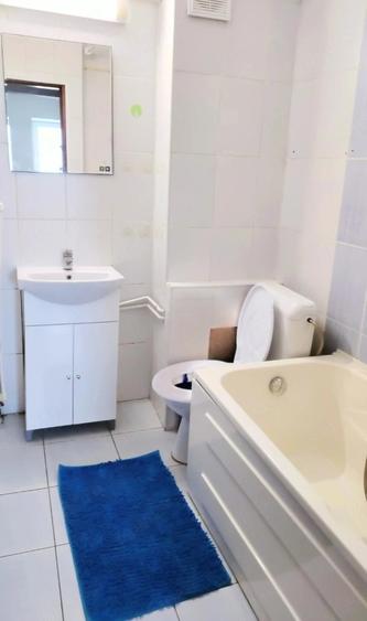 Garsonieră decomandată în Poarta 6