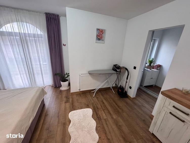 Casă cu 4 camere cu Teren 750 Mp în Cristian