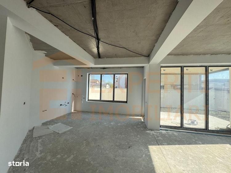 Casă cu 4 camere cu Teren 214 Mp în Palazu Mare