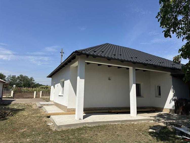 Casă cu 4 camere în Iezer