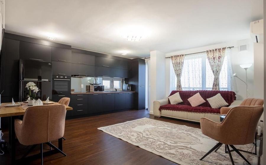 Apartament cu 3 camere semidecomandat, mobilat în Gheorgheni