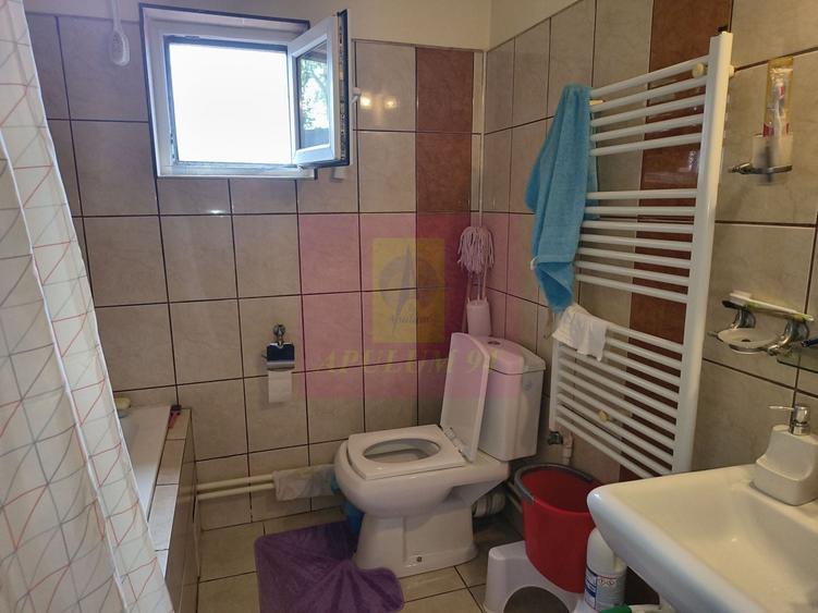 Casă individuală cu 3 camere cu Canalizare în Câmpurelu