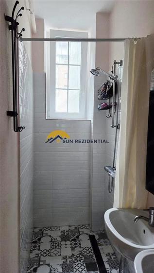 Apartament cu 6 camere, mobilat în Victoriei