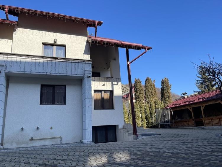 Casă cu 4 camere în Gura Humorului