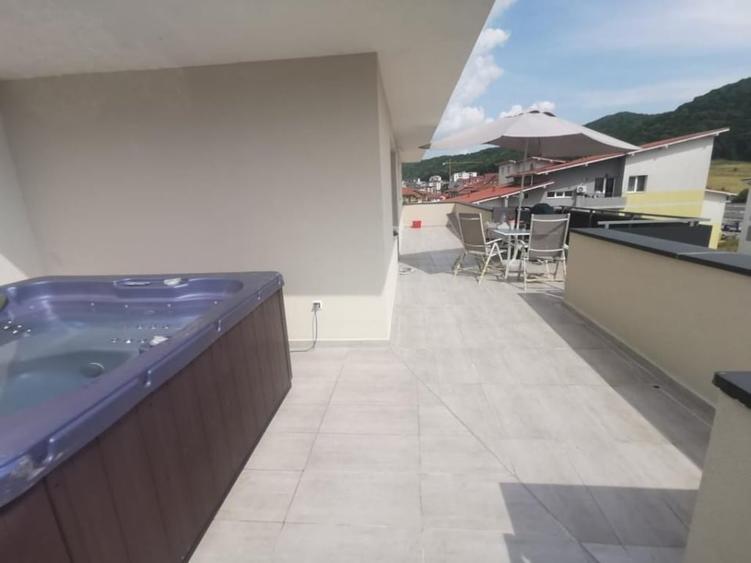 Apartament cu 3 camere în Florești