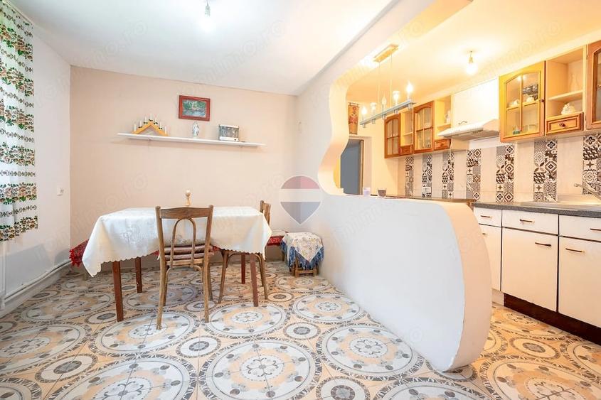 Casă cu Teren 931 Mp în Șinca
