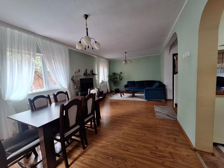 Casă cu 4 camere în Păcii
