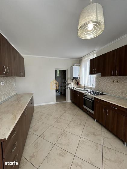 Casă cu 5 camere cu Teren 650 Mp în Sântandrei