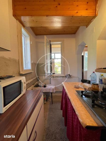Casă cu 3 camere cu Teren 1520 Mp în Podgoria