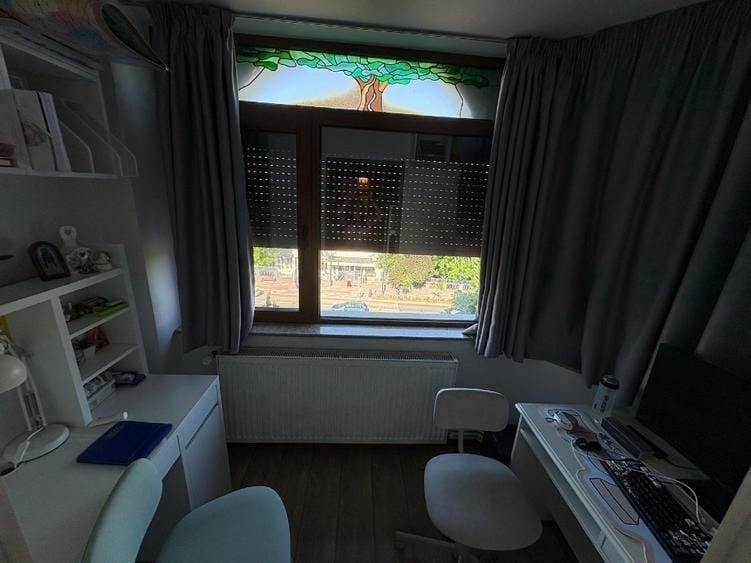 Apartament cu 3 camere decomandat în Casa de Cultură