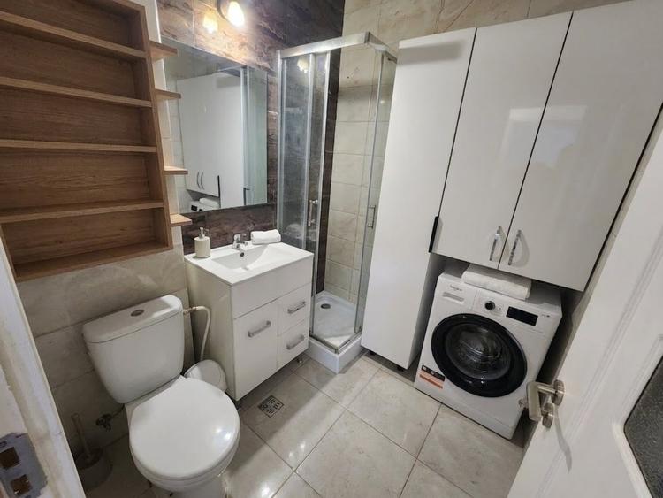 Garsonieră decomandată, mobilată în Nicolina