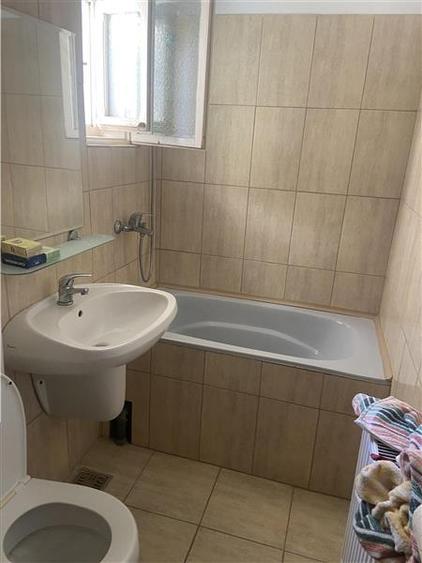 Apartament cu 4 camere nedecomandat în Sud