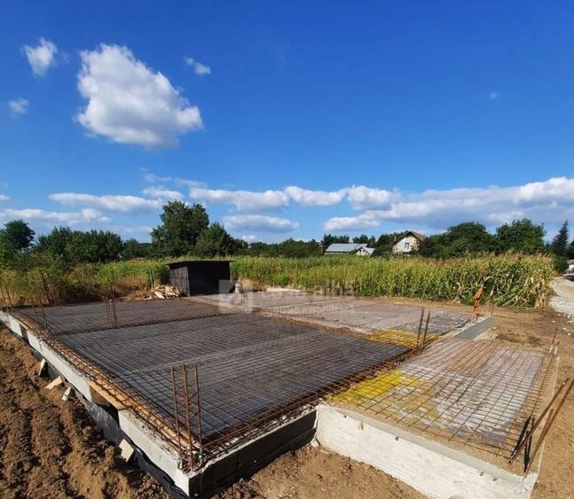 Casă individuală cu 4 camere cu Canalizare în Moara de Vânt