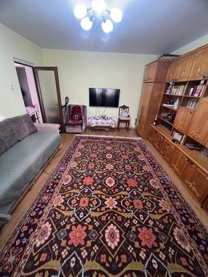 Apartament cu 2 camere decomandat în Micro 21
