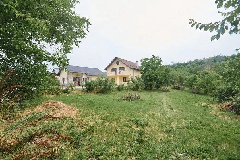 Teren de 2240 mp, în Moșoaia