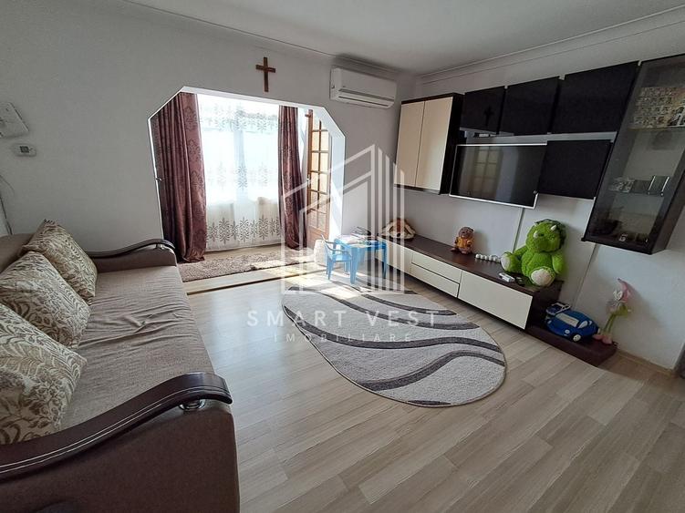 Apartament cu 3 camere semidecomandat, mobilat în Micro 16