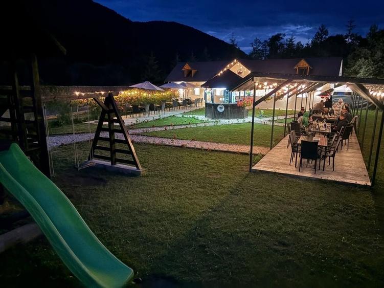 Casă cu 4 camere în Trăisteni