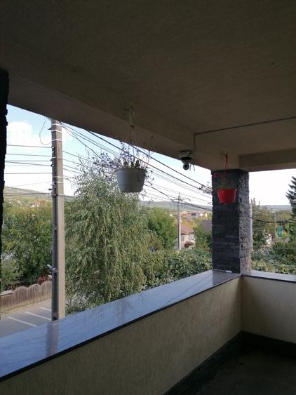 Casă cu 3 camere decomandat cu Teren 1000 Mp în Bârnova