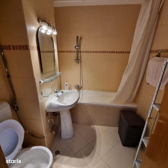 Apartament cu 2 camere decomandat, mobilat în Romană