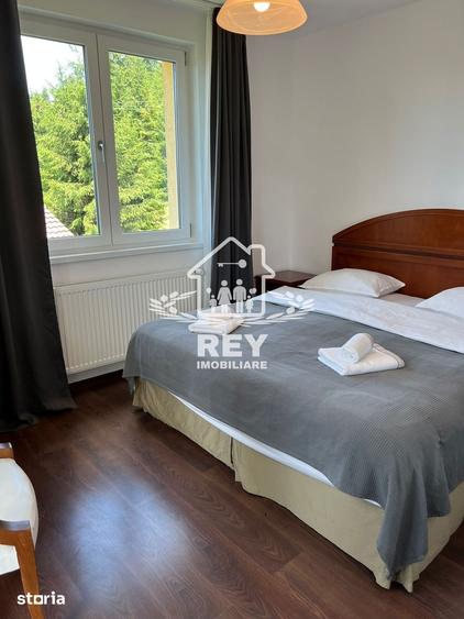 Casă cu 10 camere cu Teren 250 Mp în Central