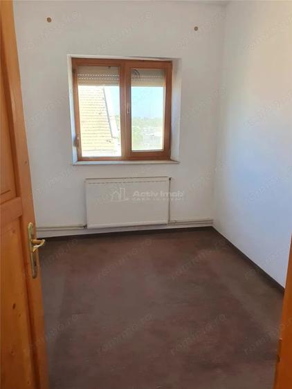 Apartament cu 4 camere decomandat în Vladimirescu