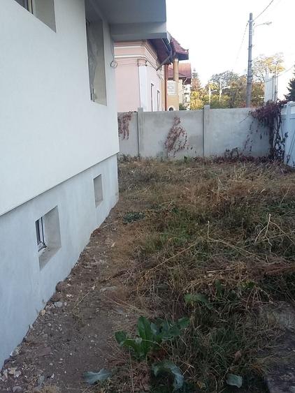 Casă individuală cu 5 camere cu Canalizare în P-ța Muncii