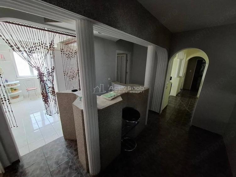 Apartament cu 4 camere decomandat în Ostroveni