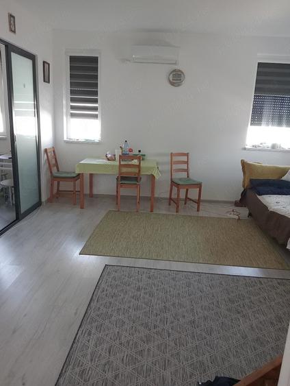 Casă cu 3 camere cu Teren 240 Mp în Central