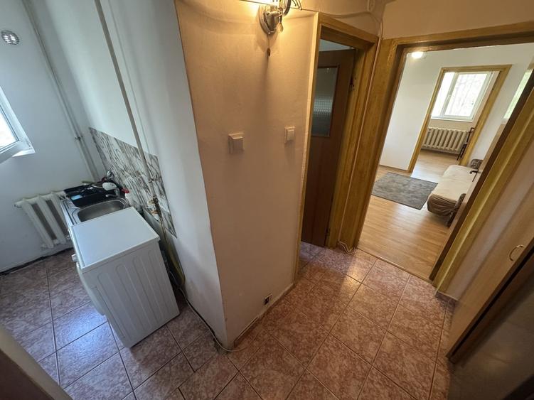 Apartament cu 2 camere semidecomandat, mobilat în City Park Mall