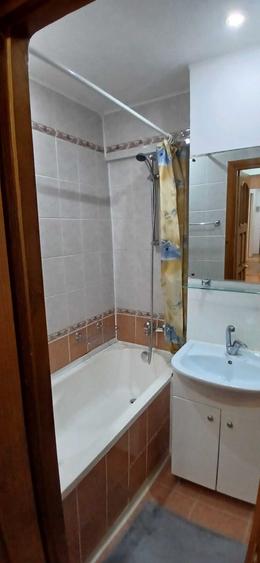 Apartament cu 3 camere decomandat în George Enescu