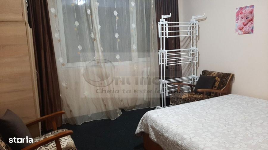Apartament cu 2 camere semidecomandat, mobilat în Piața Unirii