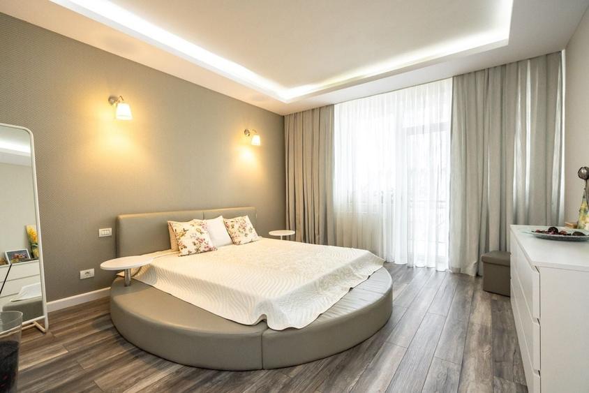 Casă individuală cu 9 camere cu Canalizare în Băneasa