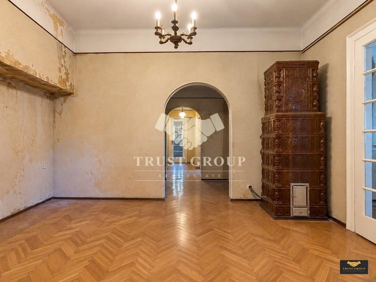 Apartament cu 3 camere semidecomandat în Dorobanți