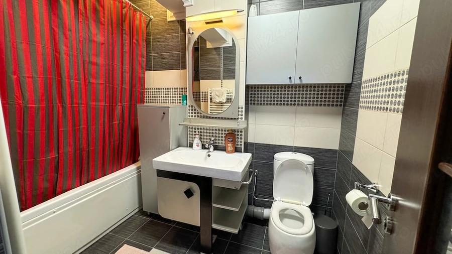 Apartament cu 4 camere decomandat în Aviației