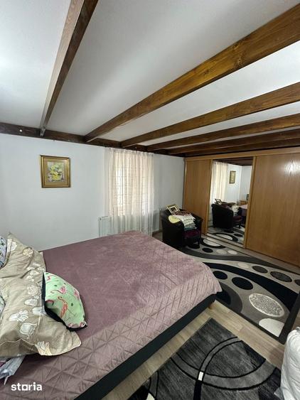 Casă cu 3 camere cu Teren 1500 Mp în Central