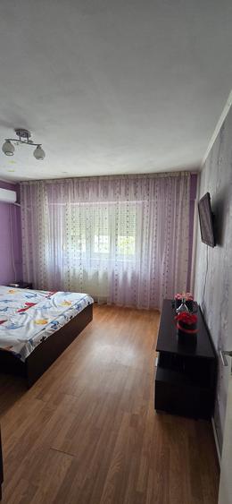 Garsonieră decomandată în Rogerius