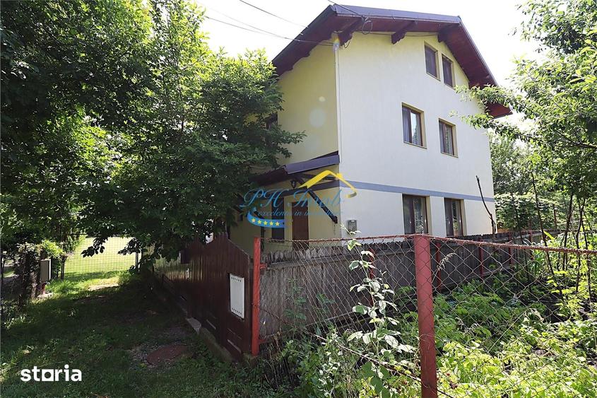 Casă cu 6 camere cu Teren 169 Mp în Central