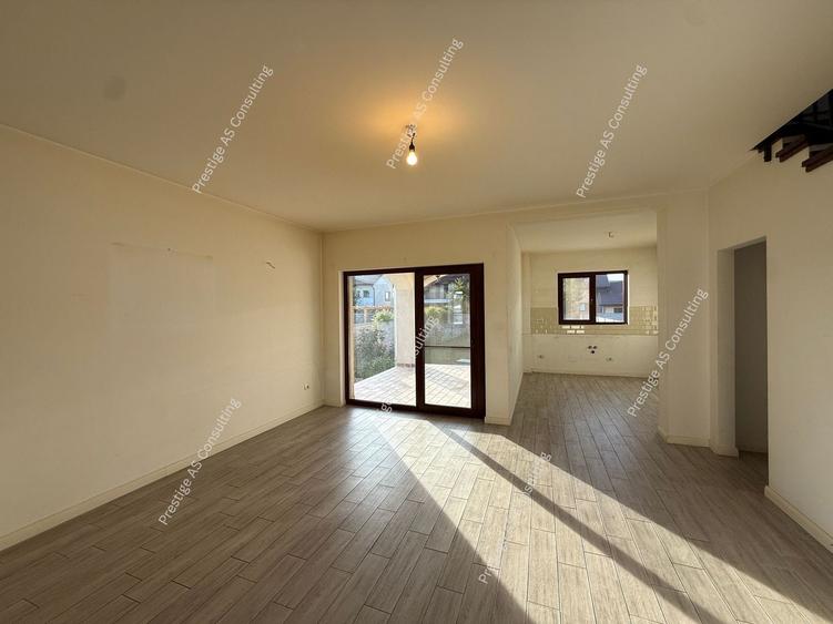 Duplex cu 4 camere cu Canalizare în Dumbrăvița